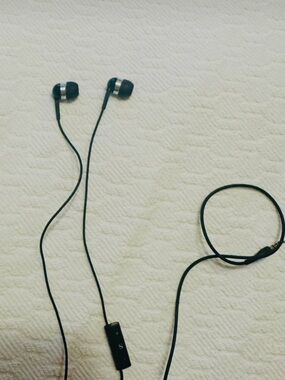 Sennheiser MM 70i Wired Earbuds Headset  in ear headphones